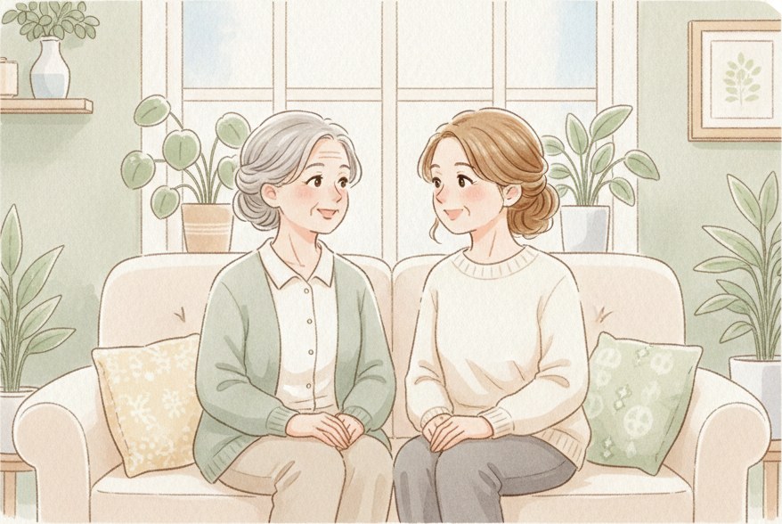 高齢の母と娘がソファに並んで穏やかに話しているイラスト